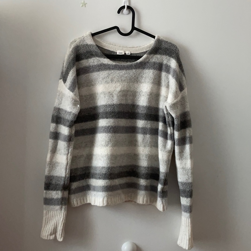 Sweater - Picture 2 of 5